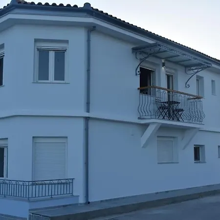 Apartment Clio παραθαλάσσια στις αλυκές βόλου παπαδάκου 11