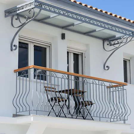 Clio παραθαλάσσια στις αλυκές βόλου παπαδάκου 11 *